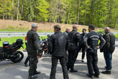 Teambesprechung unterwegs